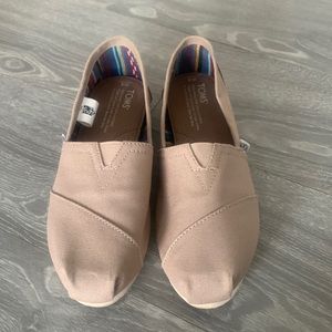 TOMS Alpargata Heritage Shoe, size 6